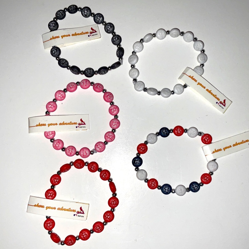 NWT lot of 5 St. Louis Cardinals MLB TRRTLZ Friendship Bracelets Various Colors‎